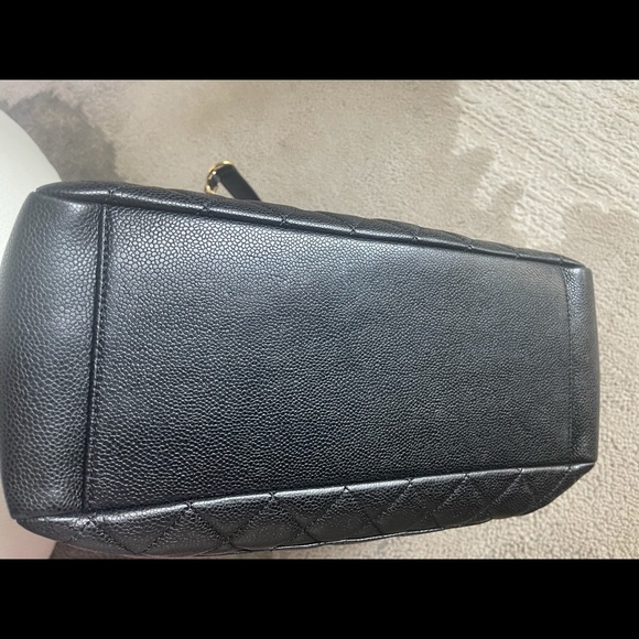 Authentic Chanel Caviar Gold Chain GST - Picture 11 of 13